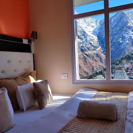 Hotel Uday Palace Joshīmath Zewnętrze zdjęcie