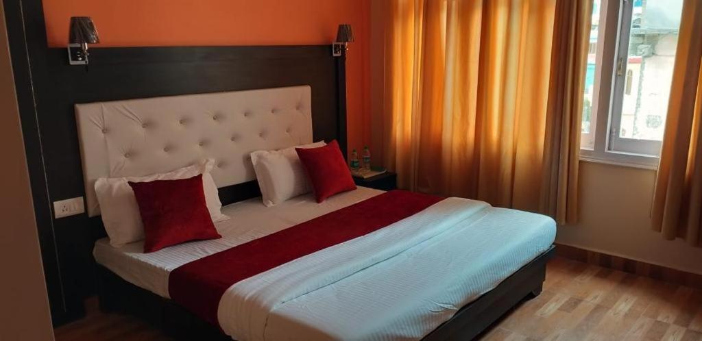 Hotel Uday Palace Joshīmath Zewnętrze zdjęcie