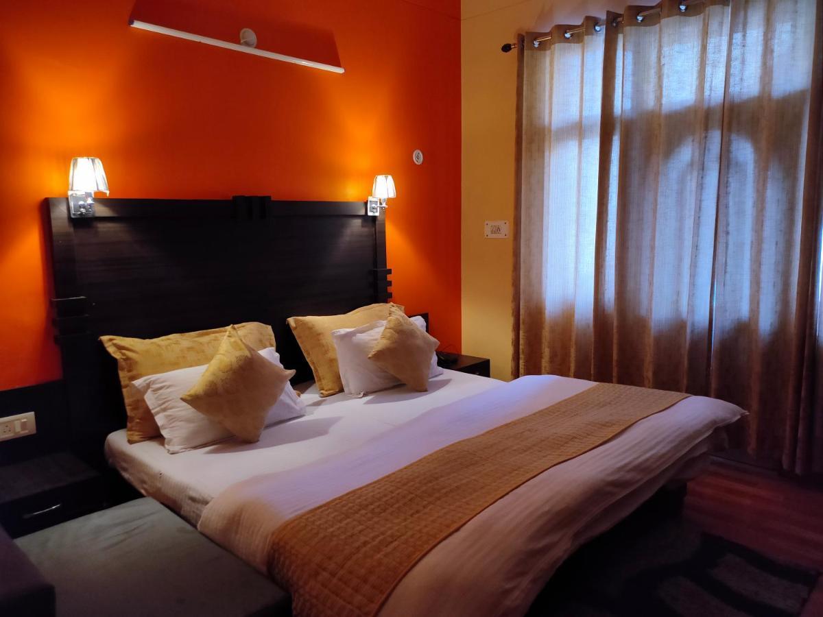 Hotel Uday Palace Joshīmath Zewnętrze zdjęcie