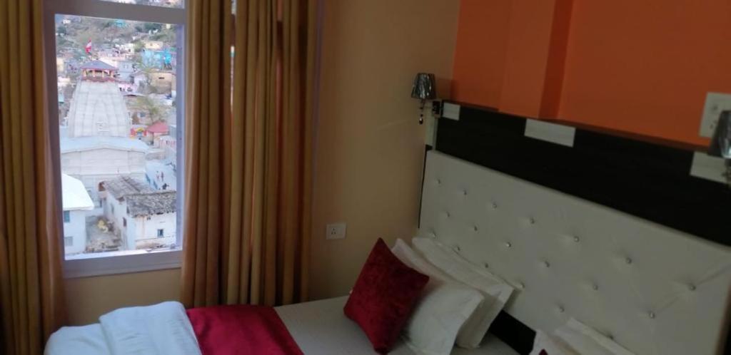Hotel Uday Palace Joshīmath Zewnętrze zdjęcie
