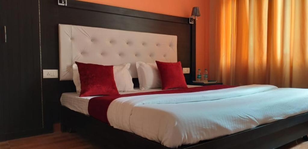 Hotel Uday Palace Joshīmath Zewnętrze zdjęcie