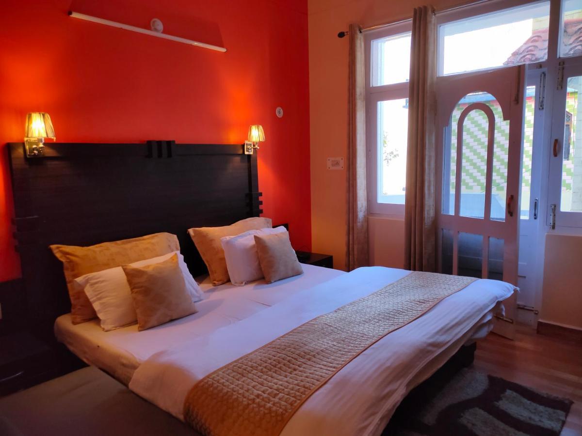Hotel Uday Palace Joshīmath Zewnętrze zdjęcie