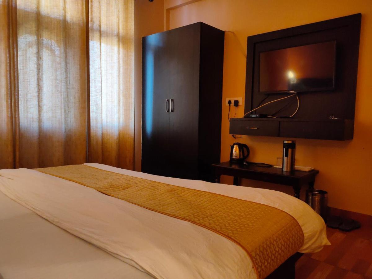Hotel Uday Palace Joshīmath Zewnętrze zdjęcie