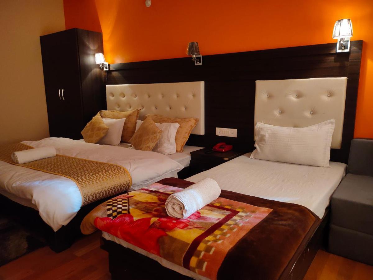 Hotel Uday Palace Joshīmath Zewnętrze zdjęcie