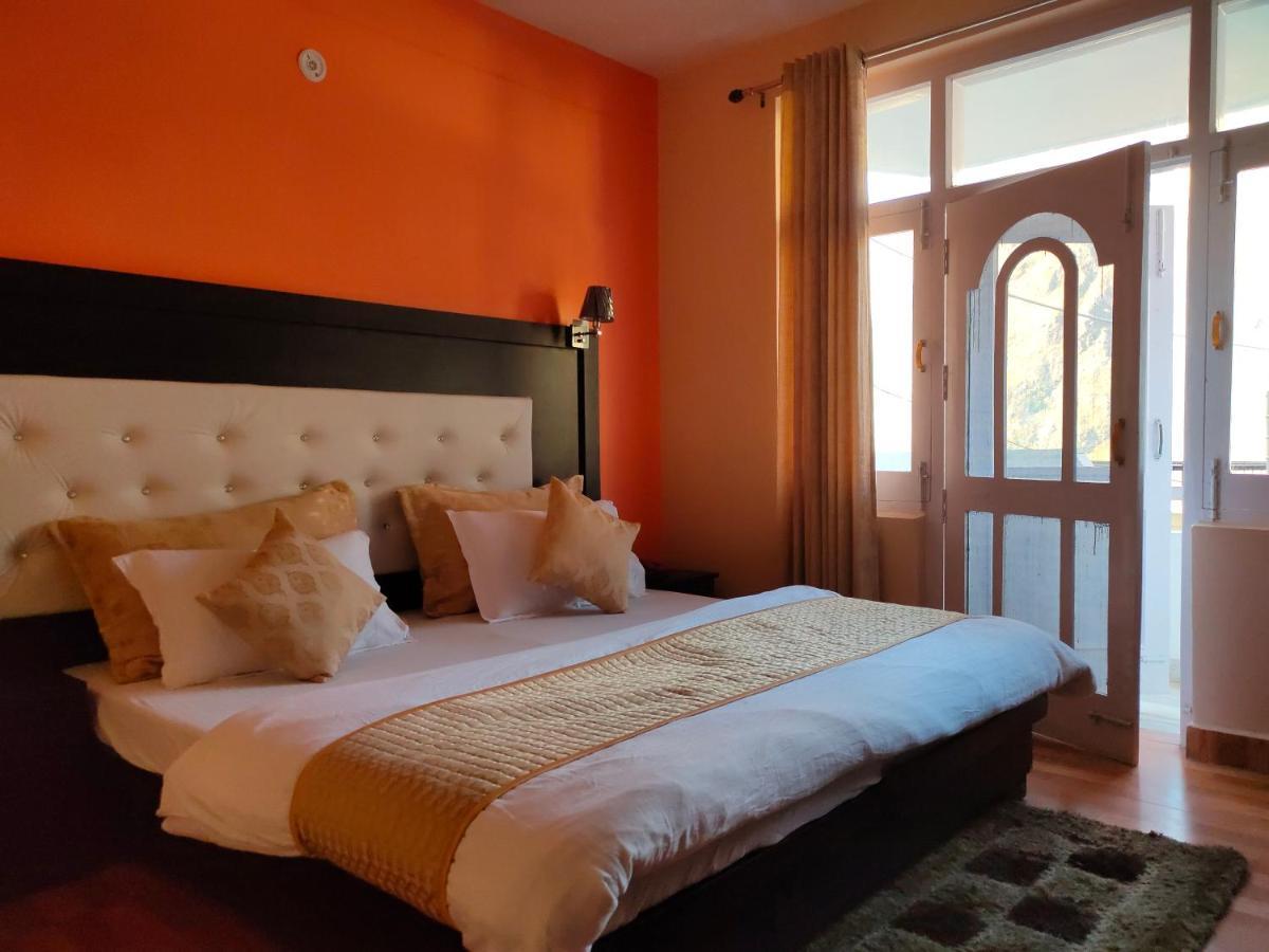 Hotel Uday Palace Joshīmath Zewnętrze zdjęcie