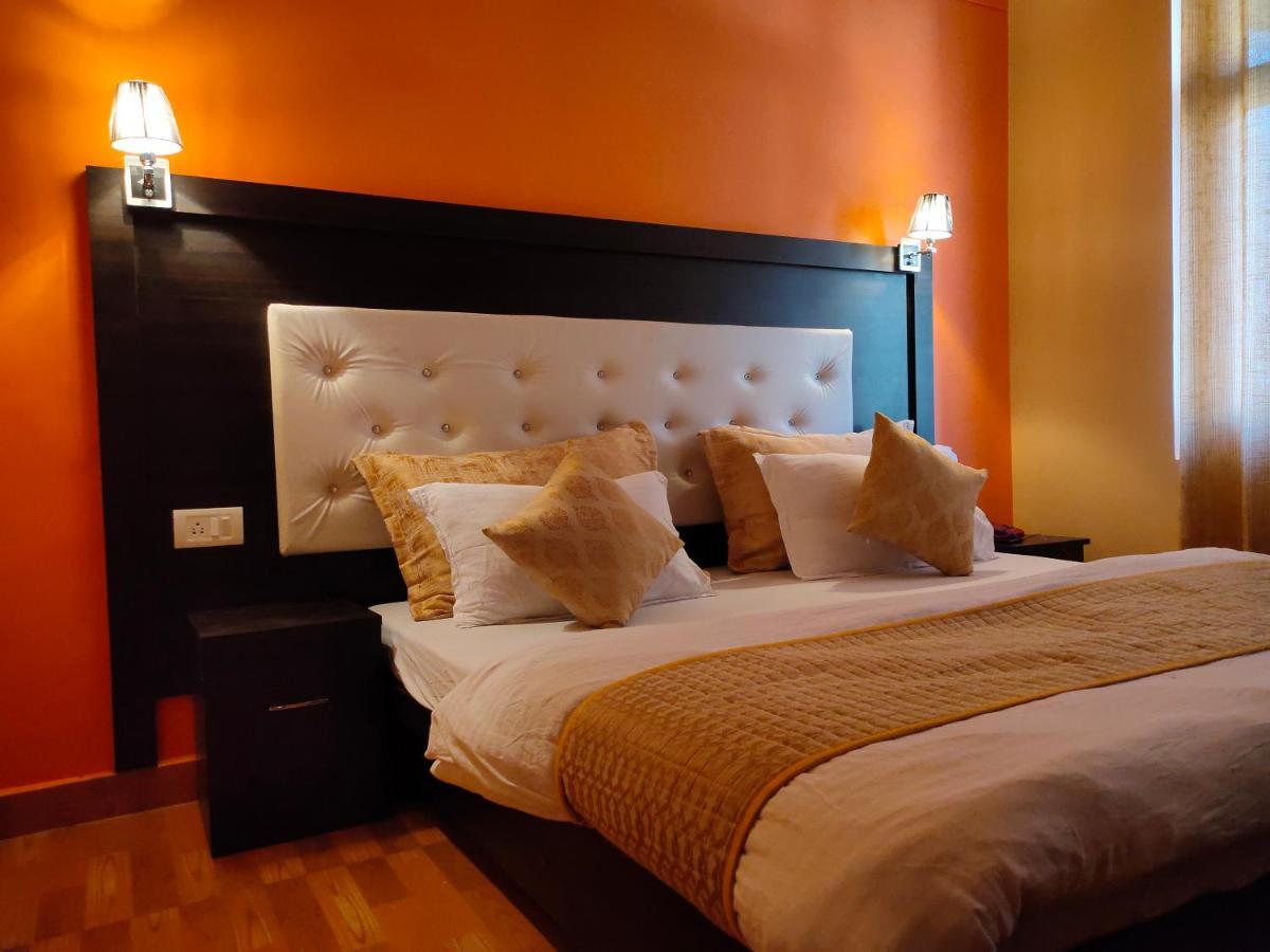 Hotel Uday Palace Joshīmath Zewnętrze zdjęcie